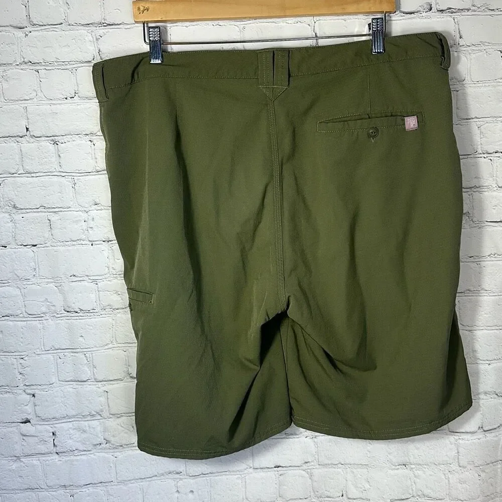 The North Face Mens Green Olive Cargo Shorts size 38‎ Style CFXO